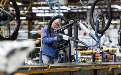 Cowboy teams up with ReCycles to establish e-bike assembly operations in France.