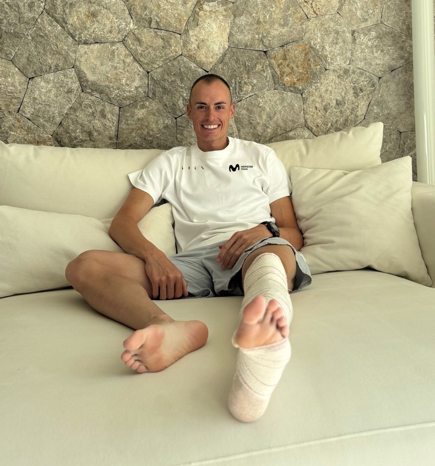 Movistar’s Enric Mas on the mend after exiting the Tour de France and missing the first half of the 2025 season due to thrombophlebitis.